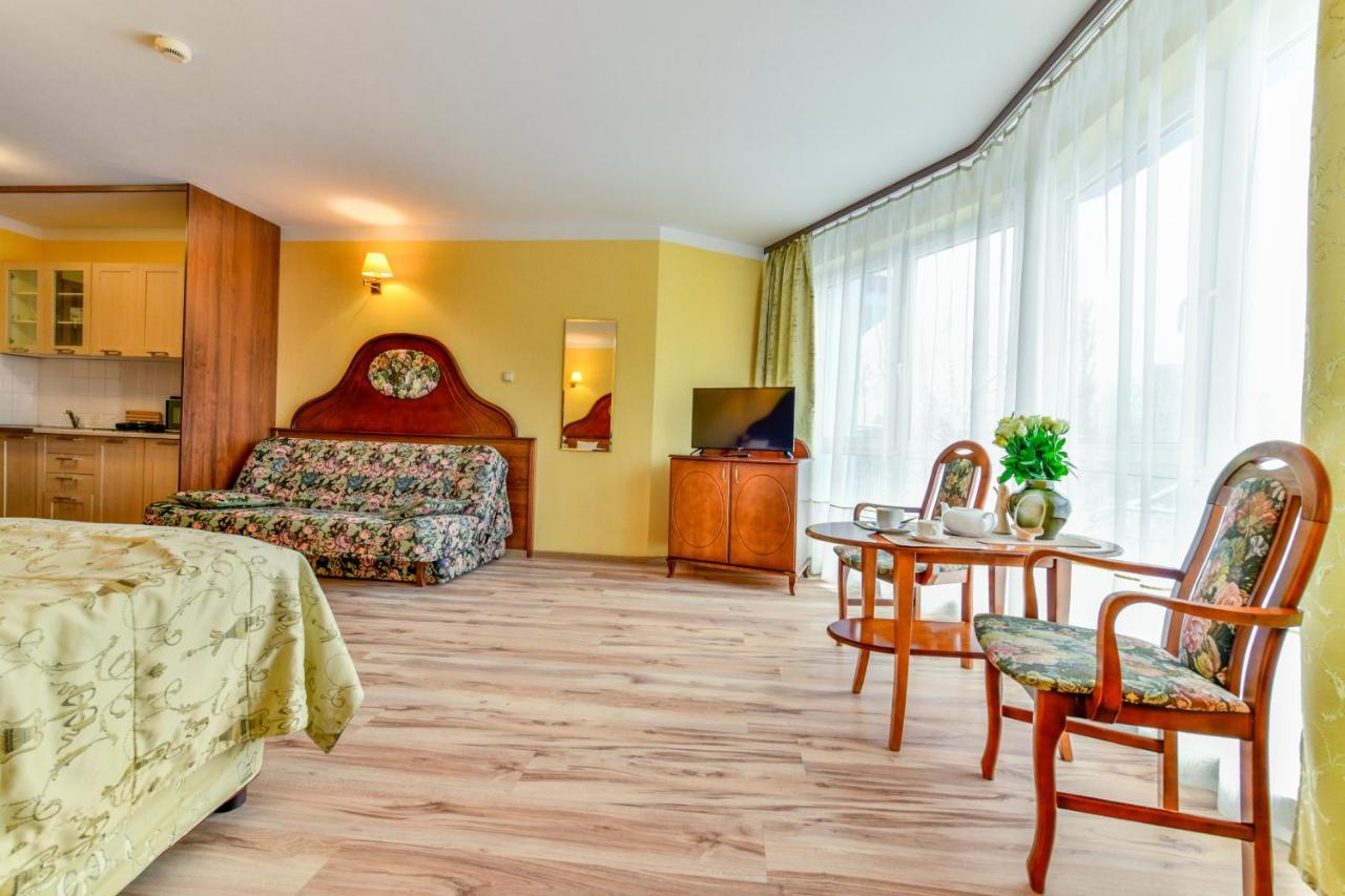 Apartamenty Sobieski Kolobrzeg Ngoại thất bức ảnh