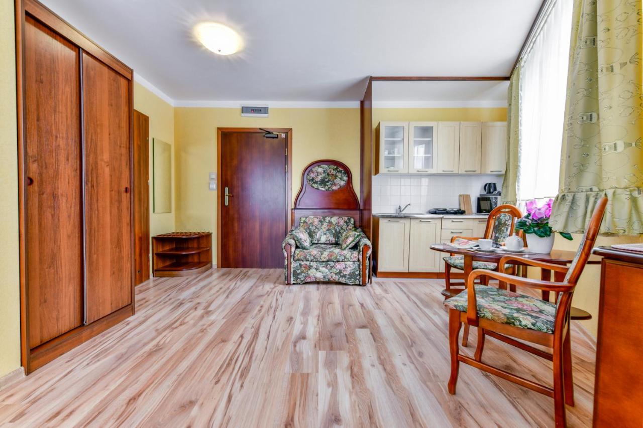 Apartamenty Sobieski Kolobrzeg Ngoại thất bức ảnh